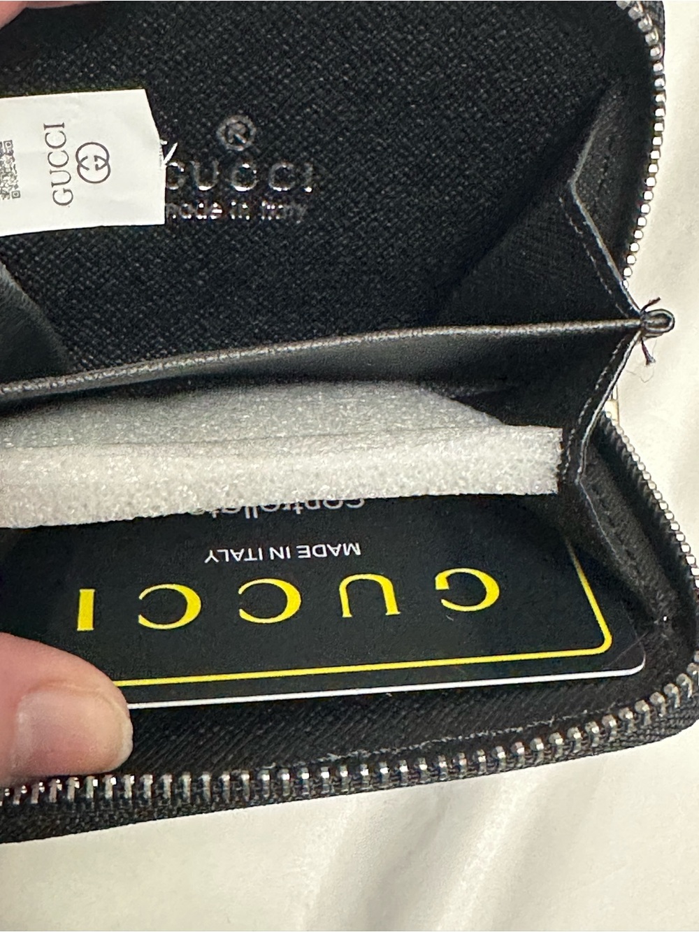 Black Embossed GG Zip Card Holder - Picture 7 of 9